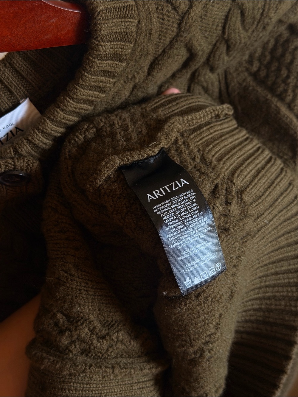 Aritzia 100% Merino Wool Heritage Cable Knit Cardigan - Picture 5 of 7